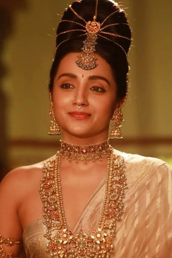 South Indian Queen Trisha Krishnan Birthday Special Photos Viral31