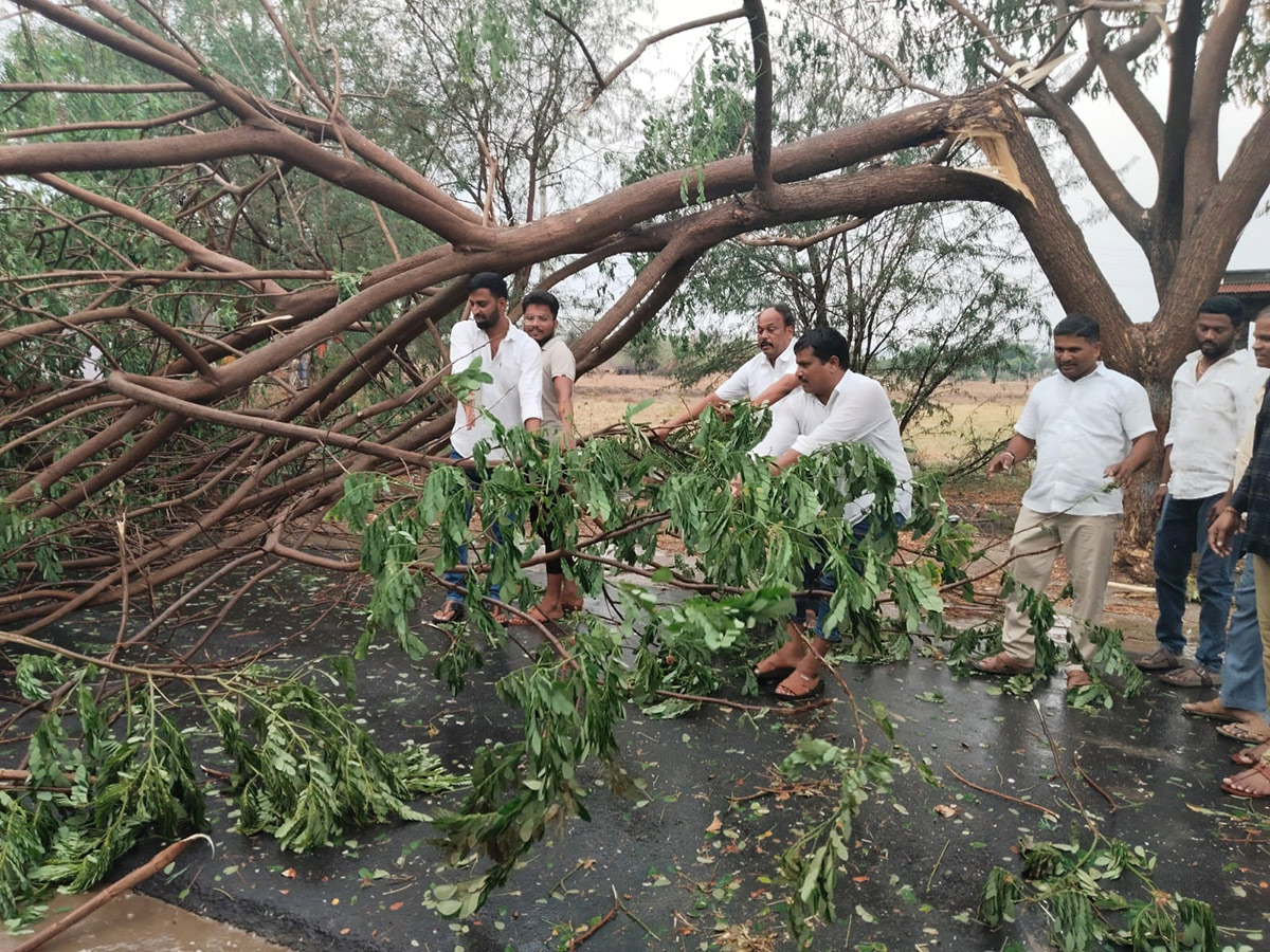 Heavy Rains In Nalgonda Photos10