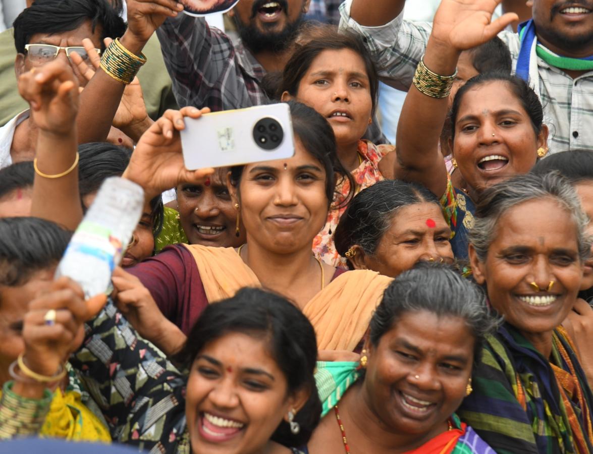 CM YS Jagan At Gajuwaka Road Show In Visakhapatnam: Photos6