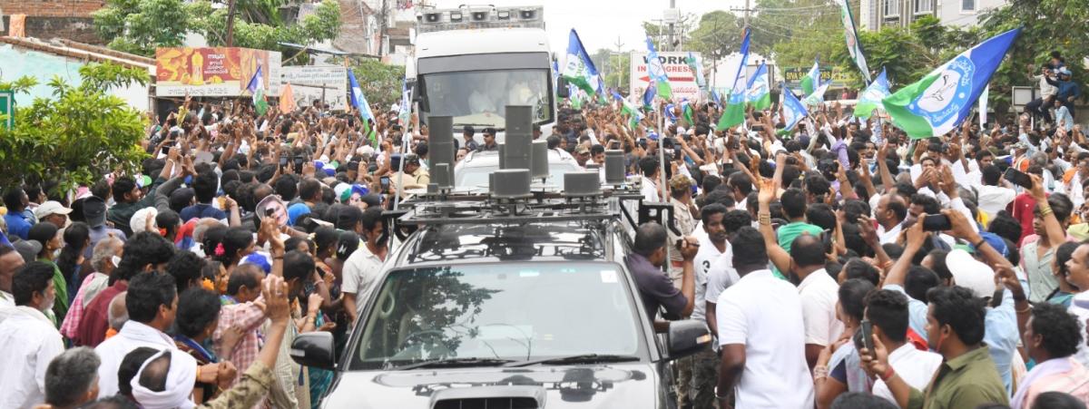 CM YS Jagan At Gajuwaka Road Show In Visakhapatnam: Photos7