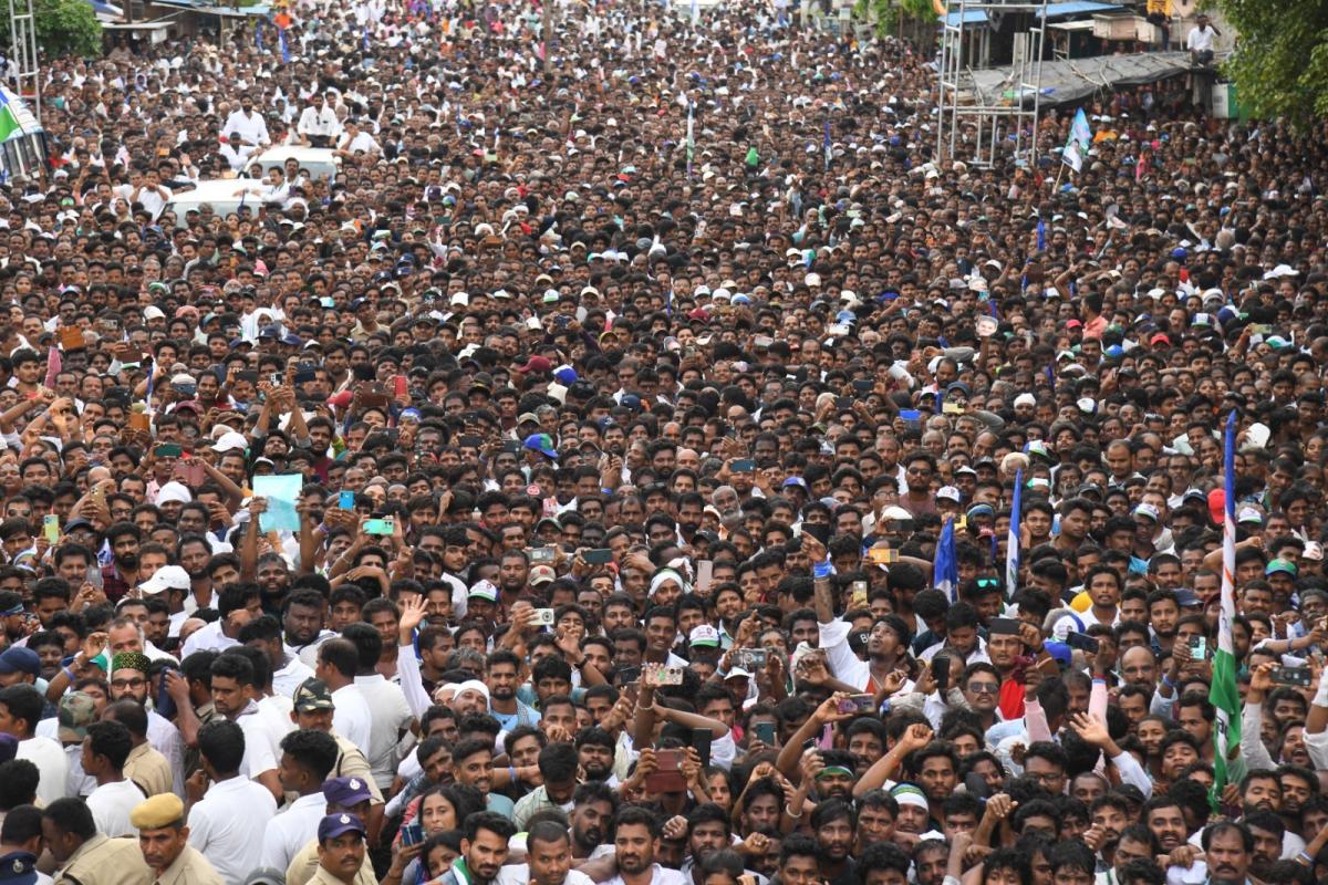 CM YS Jagan At Gajuwaka Road Show In Visakhapatnam: Photos19