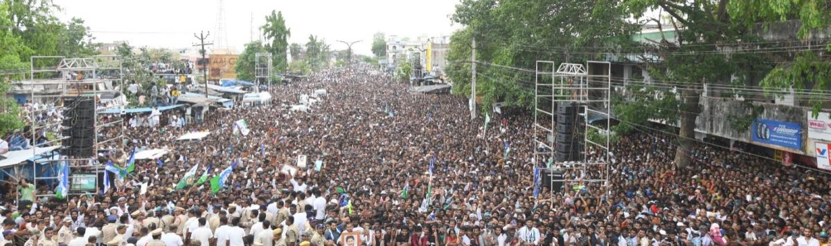 CM YS Jagan At Gajuwaka Road Show In Visakhapatnam: Photos21