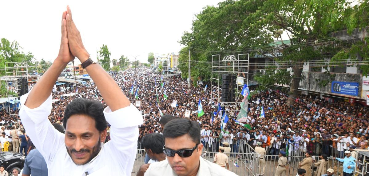 CM YS Jagan At Gajuwaka Road Show In Visakhapatnam: Photos4