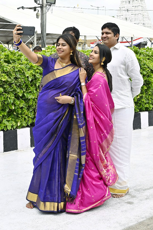 Actress Priya Anand Visits Tirumala Tirupati Photos9