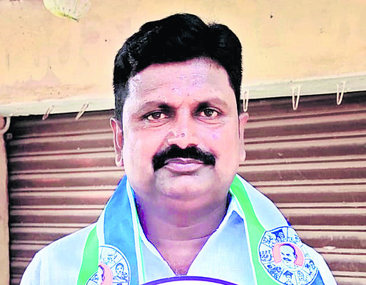 వైఎస్ జగన్ను కలిసిన డాక్టర్ బత్తుల దంపతులు 1