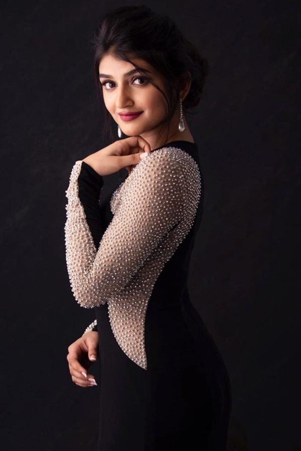 Tollywood Beauty Sreeleela Birthday Special Gallery17