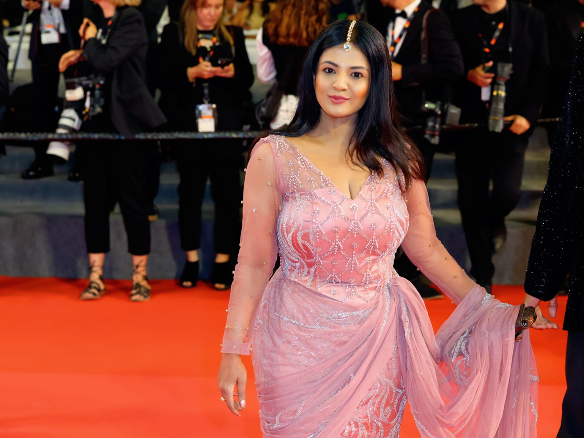 Hyderabad Fashion Designer Aruna Goud In 77th Cannes Film Festival Photos Viral3