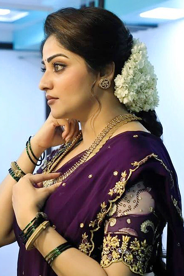 దర్శన్‌తో జోడీ.. ఆయనే నా గురువు అంటున్న బ్యూటీ (ఫొటోలు) Kannada Actress ...