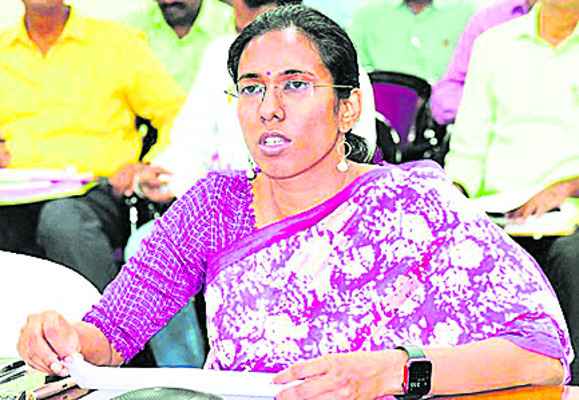 గుంటూరు జిల్లా కలెక్టర్గా నాగలక్ష్మి సెల్వరాజన్
1