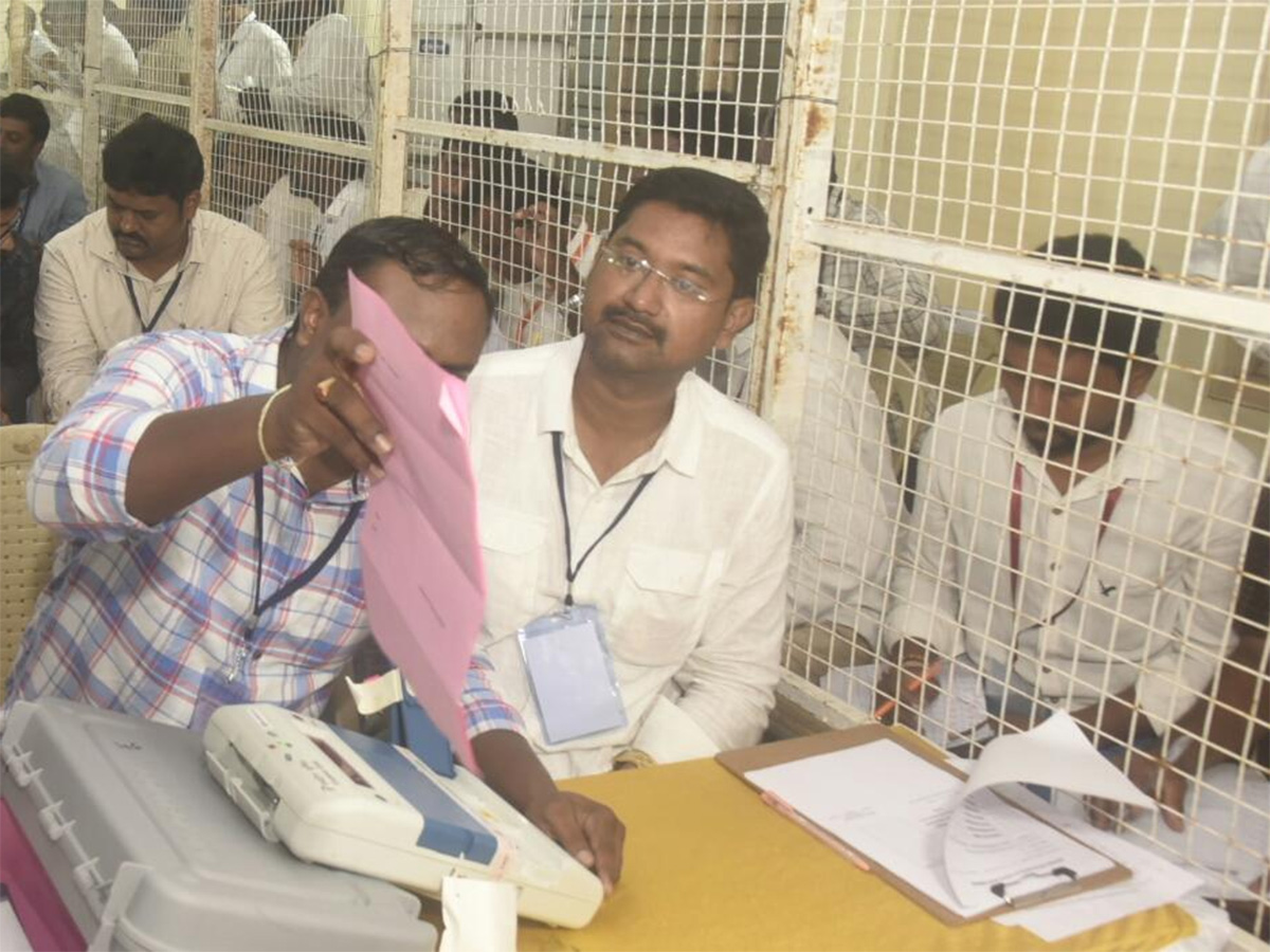 ఏపీలో కొనసాగుతున్న కౌంటింగ్‌ (ఫొటోలు) | AP Election 2024 Counting ...