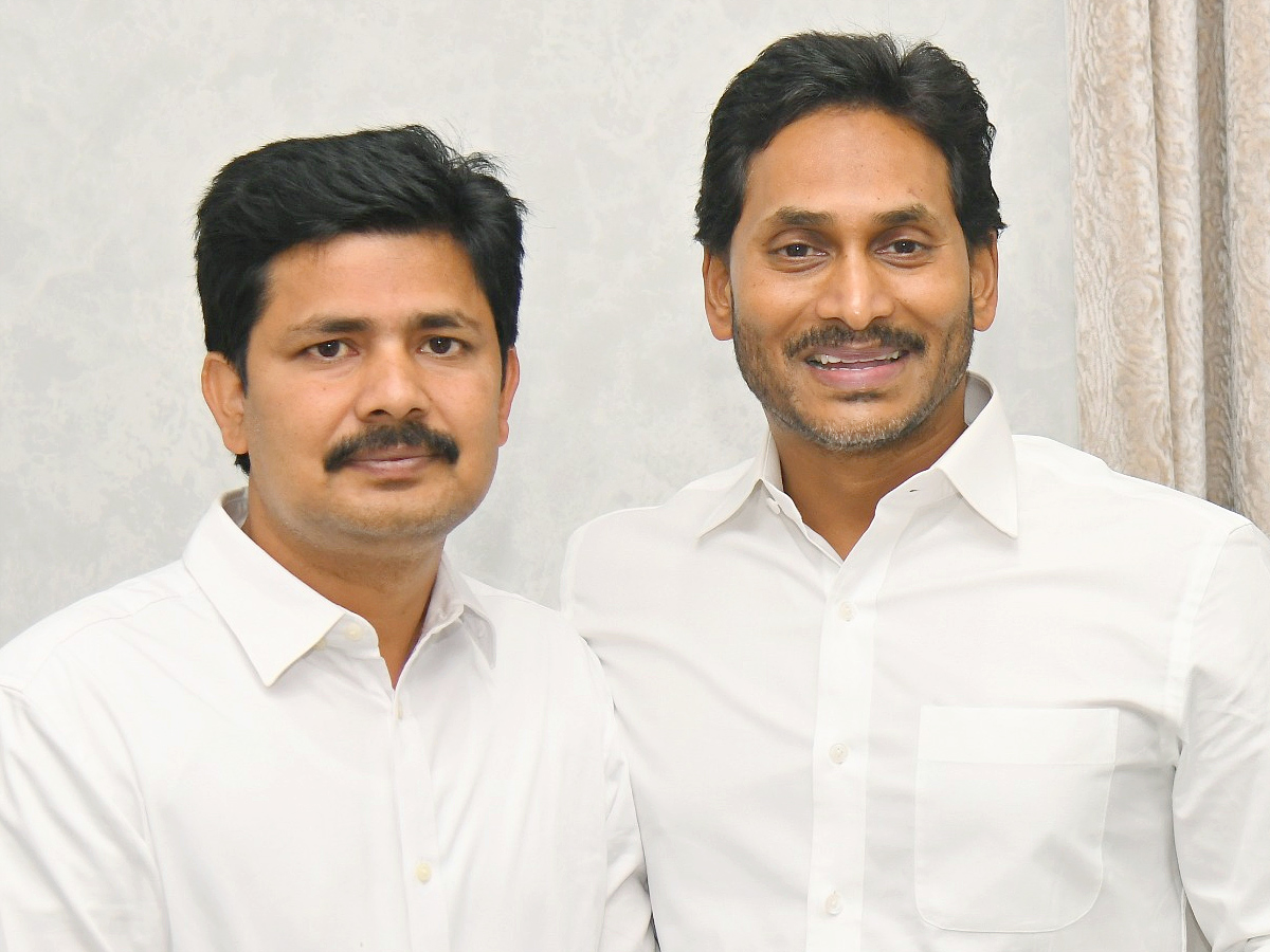YS Jagan Meeting With YCP Leaders Photos4