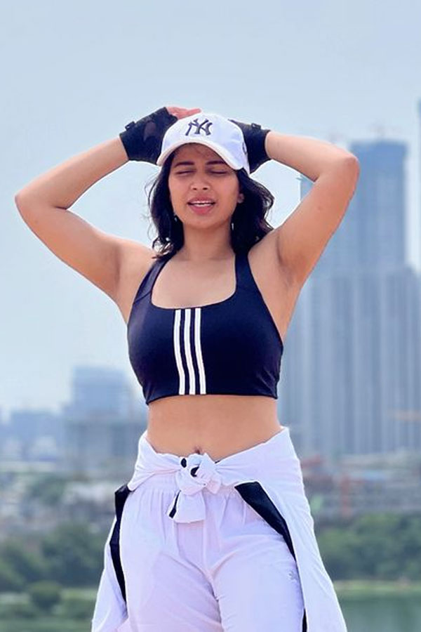 Bigg Boss Fame Inaya Sultana Latest Pics Goes Viral3