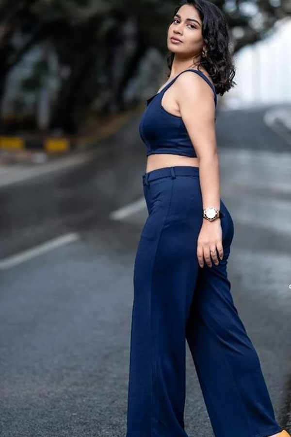 Bigg Boss Fame Inaya Sultana Latest Pics Goes Viral13