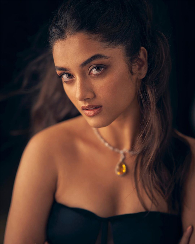 Actress Bhagyashri Borse HD Photos23