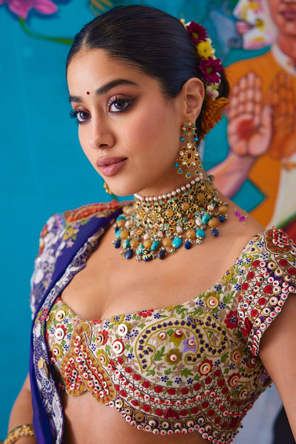 Devara Beauty Janhvi Kapoor Shining Brightly In Anant And Radhika Wedding2