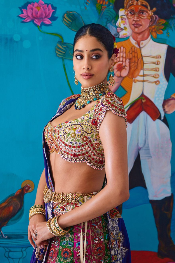 Devara Beauty Janhvi Kapoor Shining Brightly In Anant And Radhika Wedding5