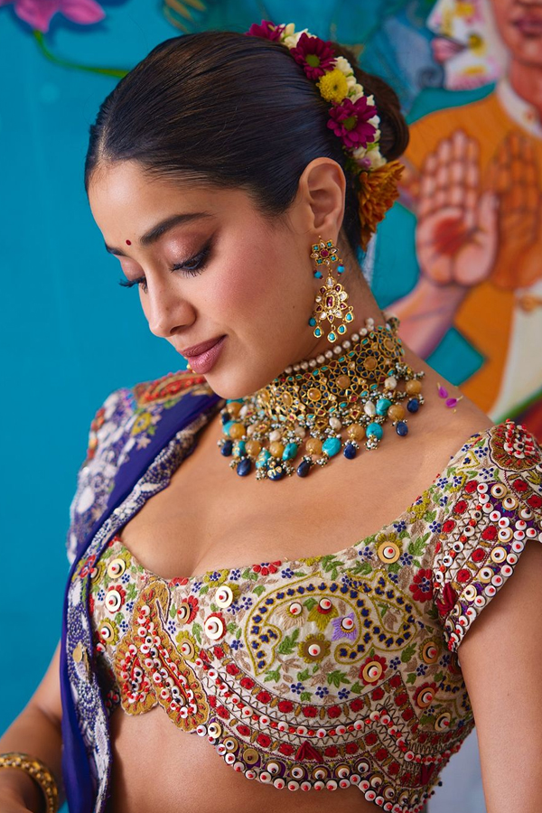 Devara Beauty Janhvi Kapoor Shining Brightly In Anant And Radhika Wedding6