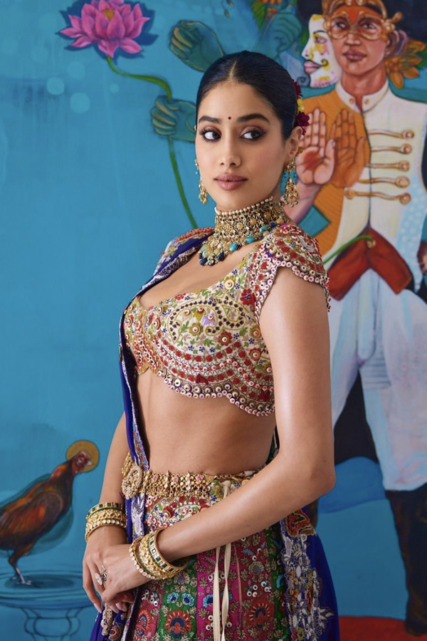 Devara Beauty Janhvi Kapoor Shining Brightly In Anant And Radhika Wedding8