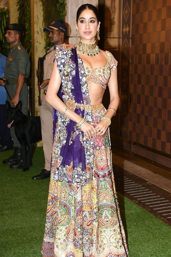 Devara Beauty Janhvi Kapoor Shining Brightly In Anant And Radhika Wedding9