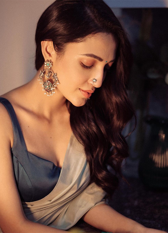 Actress Neha Shetty Hot Photos Goes Viral12