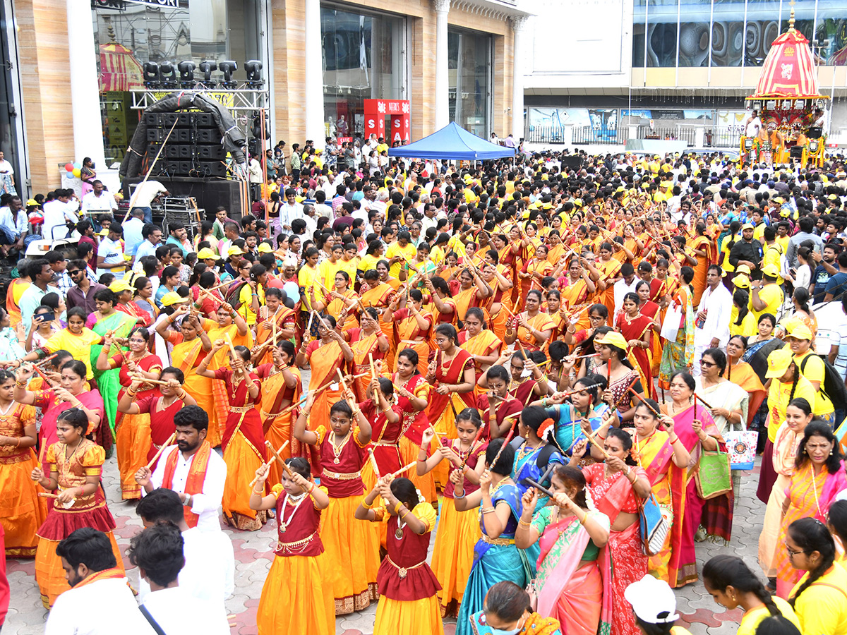 Vijayawada : Sri Jagannath Ratha Yatra Photos14
