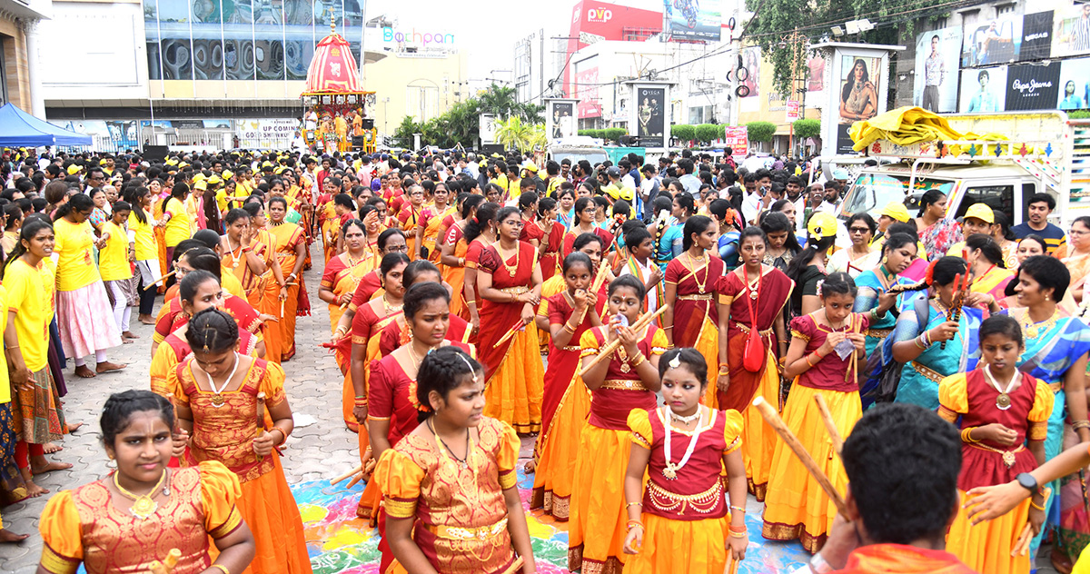 Vijayawada : Sri Jagannath Ratha Yatra Photos15