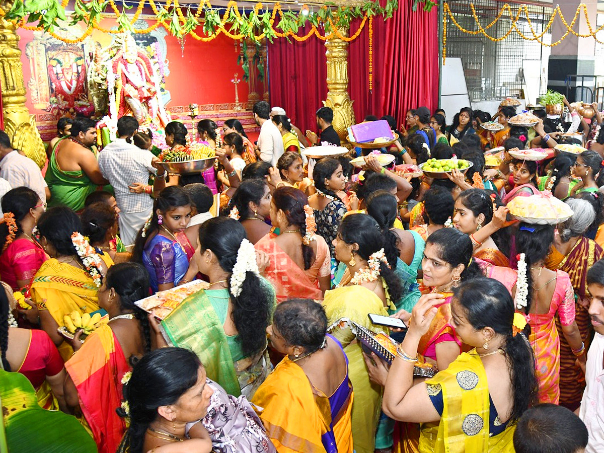 Ashada Masam Devotees Huge Crowd To Durga Temple In Vijayawada Photos1
