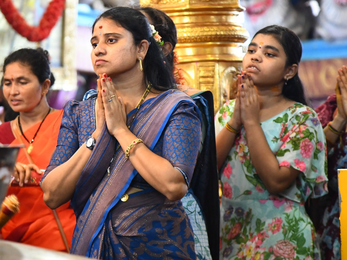 Ashada Masam Devotees Huge Crowd To Durga Temple In Vijayawada Photos12