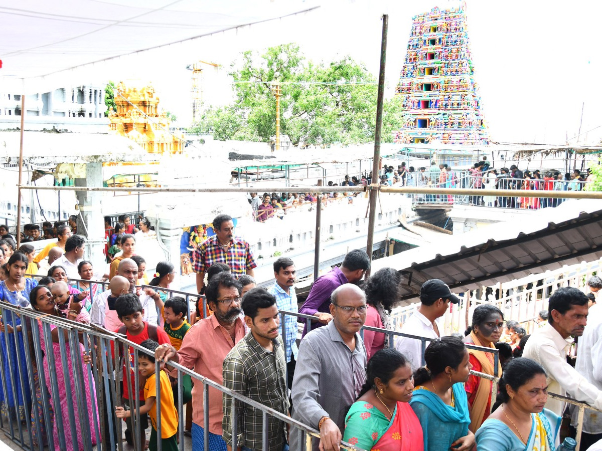 Ashada Masam Devotees Huge Crowd To Durga Temple In Vijayawada Photos6