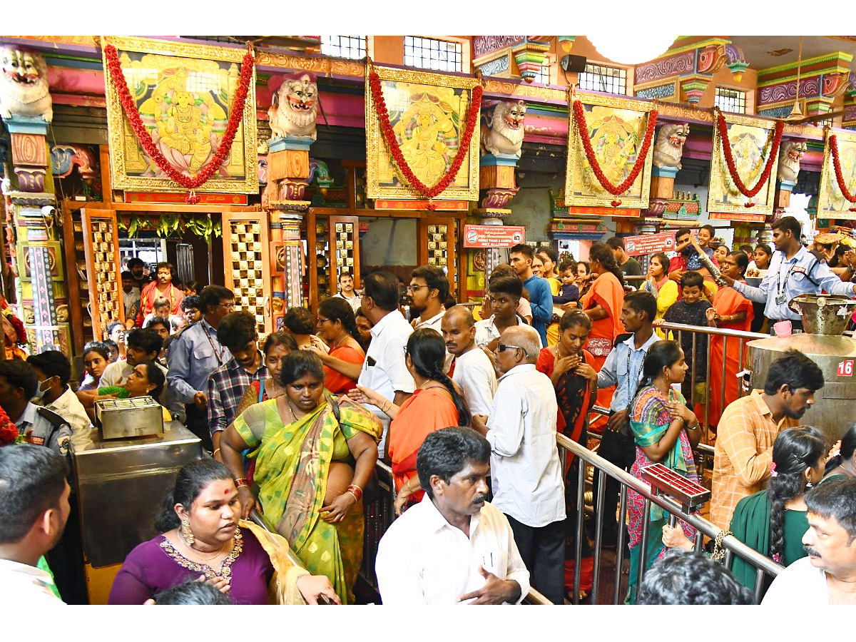Ashada Masam Devotees Huge Crowd To Durga Temple In Vijayawada Photos8