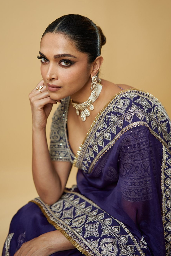 Queen Of Box Office Deepika Padukone Pregnancy Glow Photos11