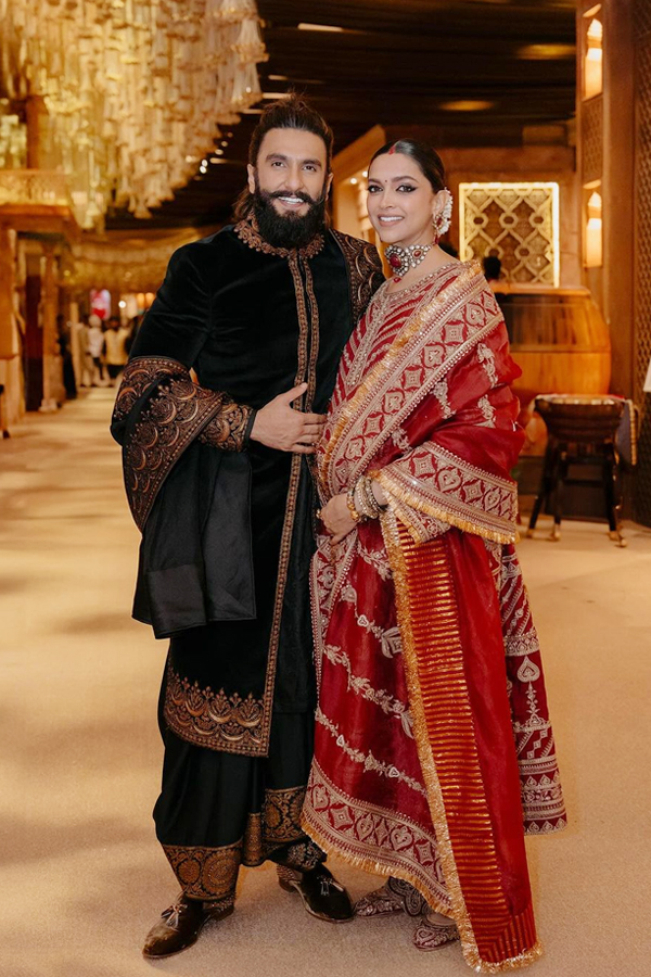 Queen Of Box Office Deepika Padukone Pregnancy Glow Photos9