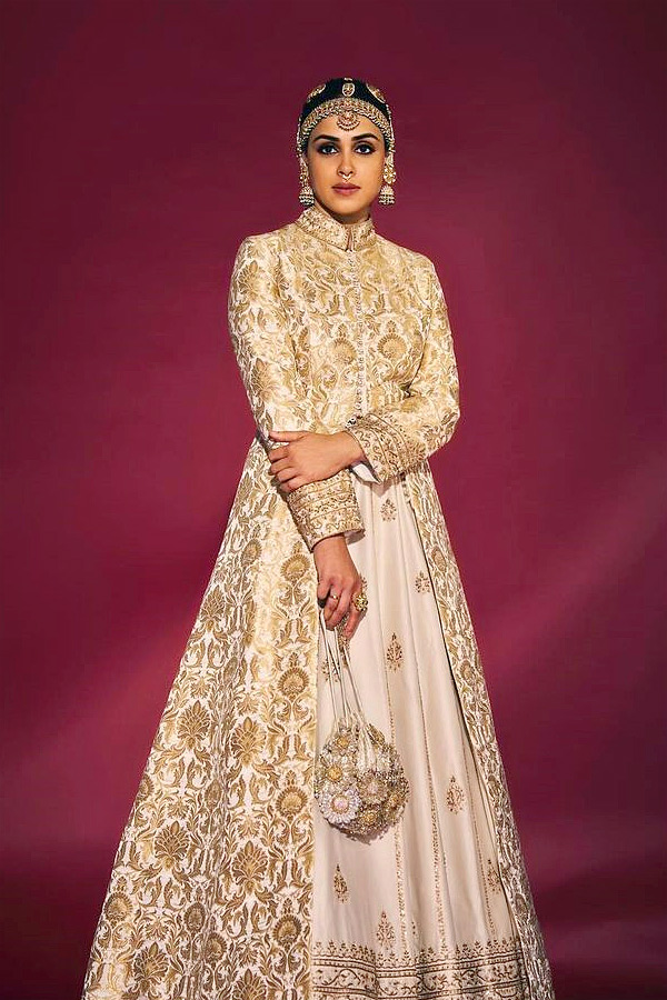 Genelia Deshmukh New Latest Stunning Photos2