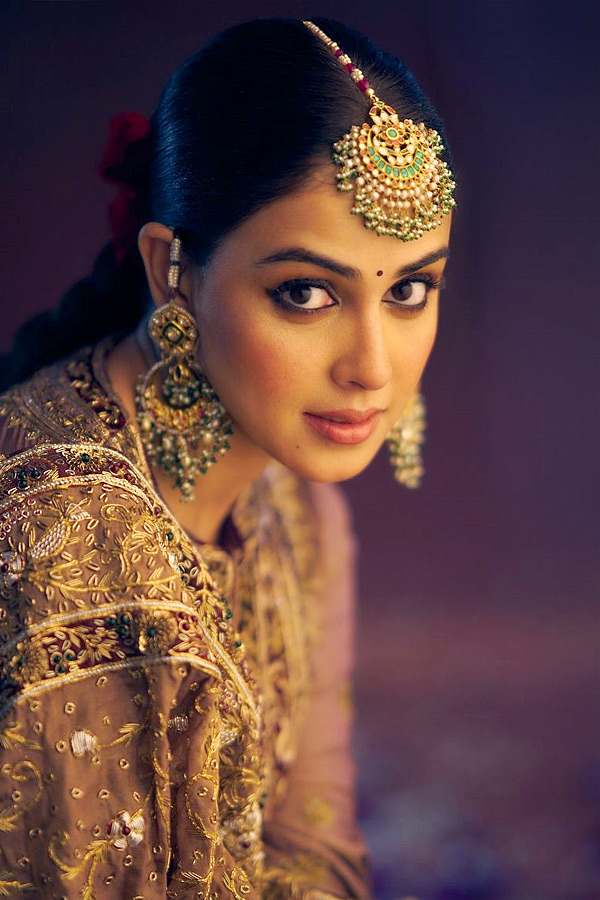 Genelia Deshmukh New Latest Stunning Photos12