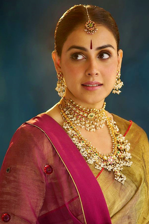 Genelia Deshmukh New Latest Stunning Photos13