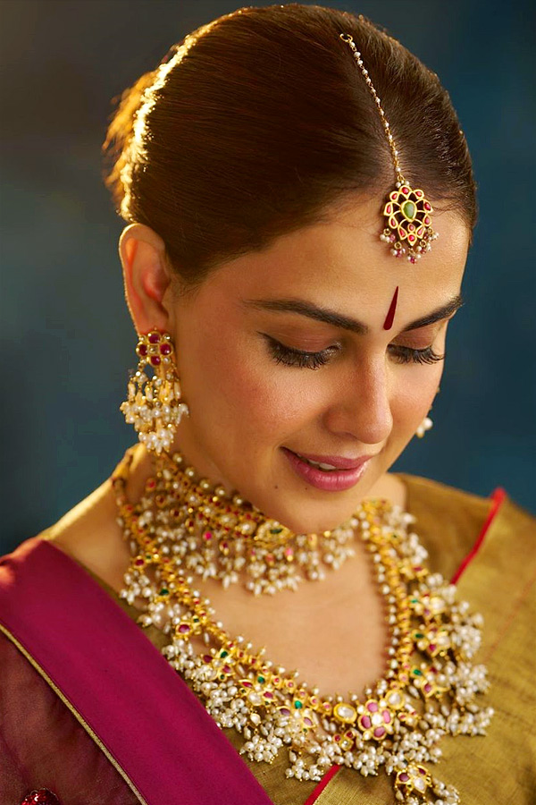 Genelia Deshmukh New Latest Stunning Photos15