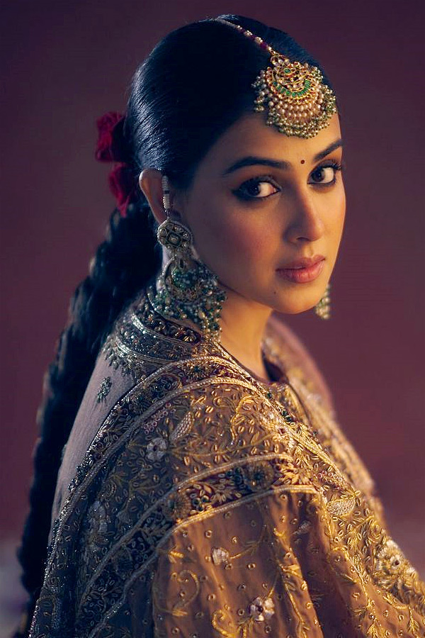 Genelia Deshmukh New Latest Stunning Photos8