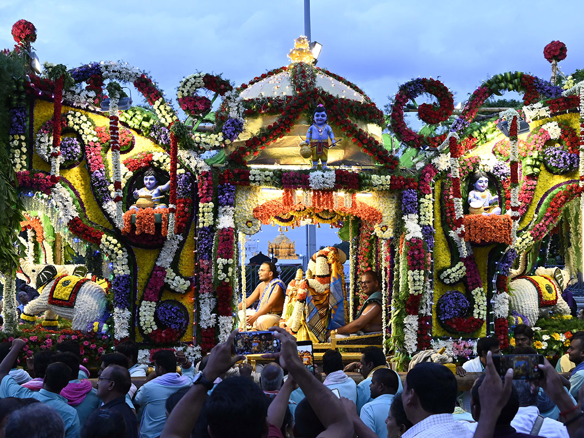 Pushpa Pallaki Seva at Tirumala Photos27