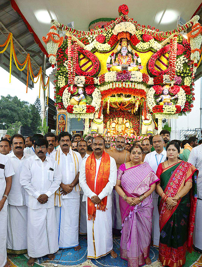 Pushpa Pallaki Seva at Tirumala Photos5