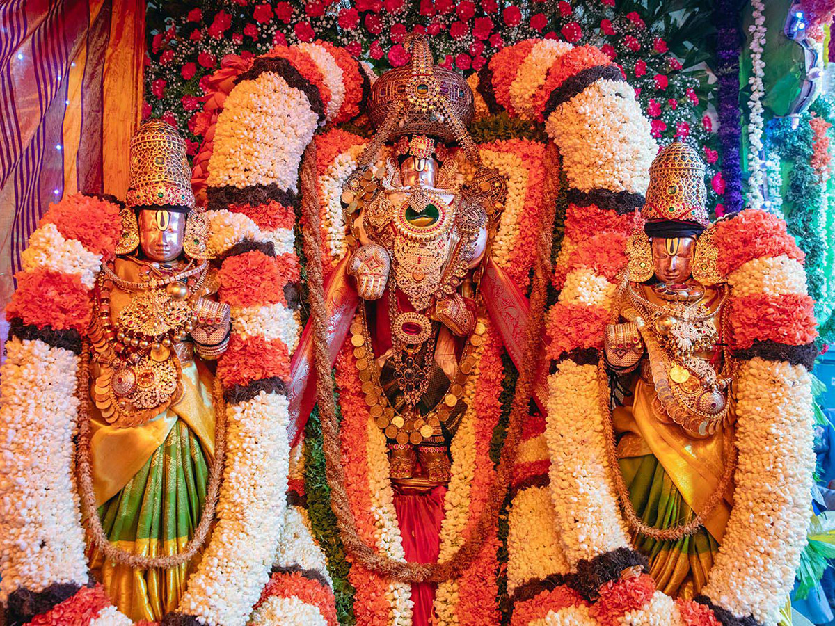 Pushpa Pallaki Seva at Tirumala Photos7