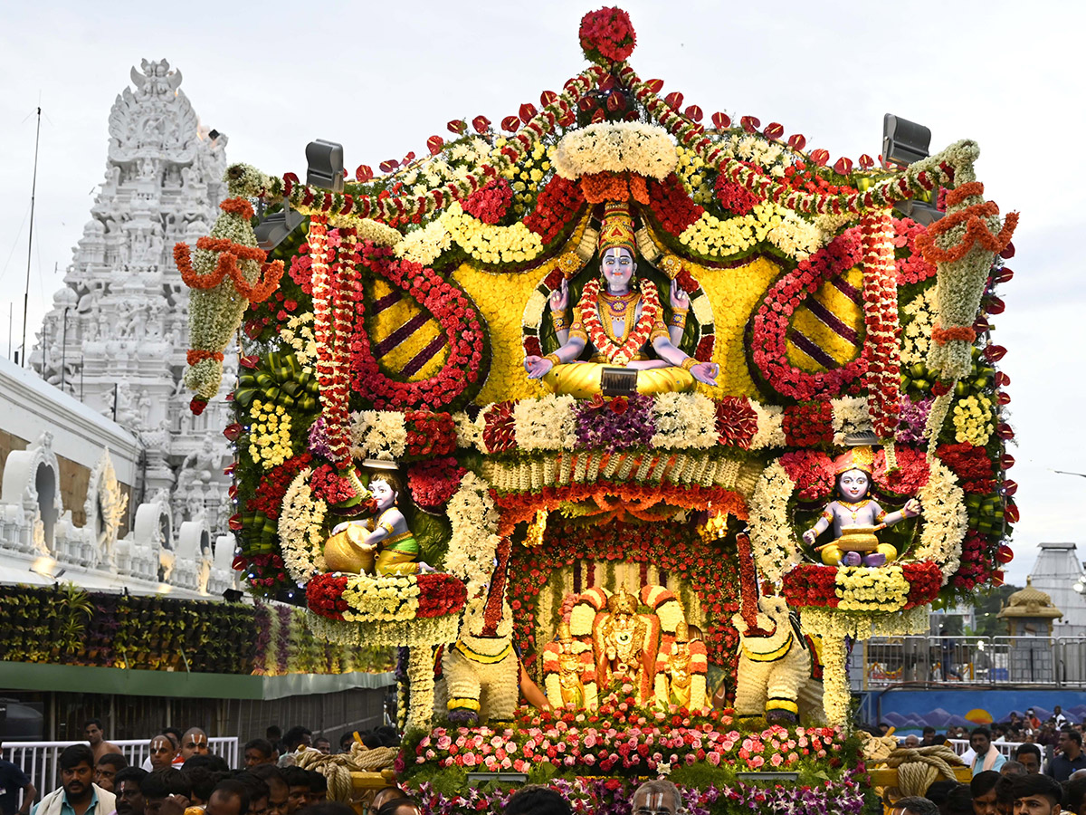 Pushpa Pallaki Seva at Tirumala Photos8