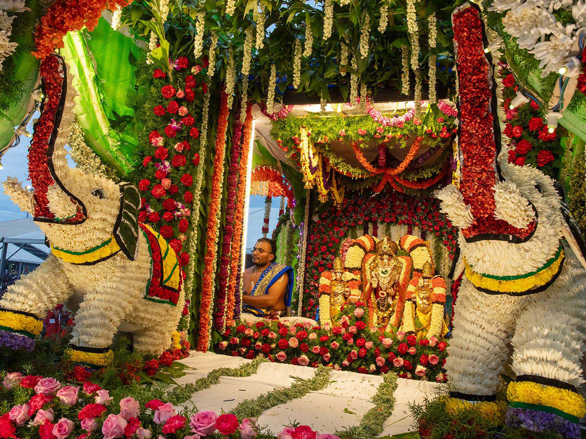 Pushpa Pallaki Seva at Tirumala Photos9