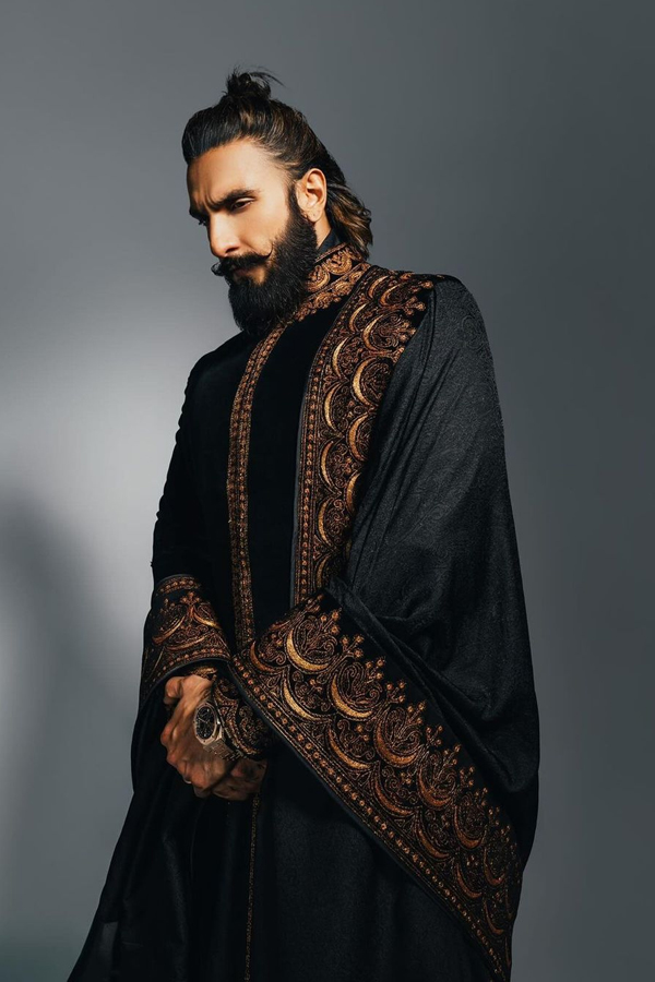 Bollywood Super Star Ranveer Singh At Anant Radhika Wedding Photos Goes Viral5