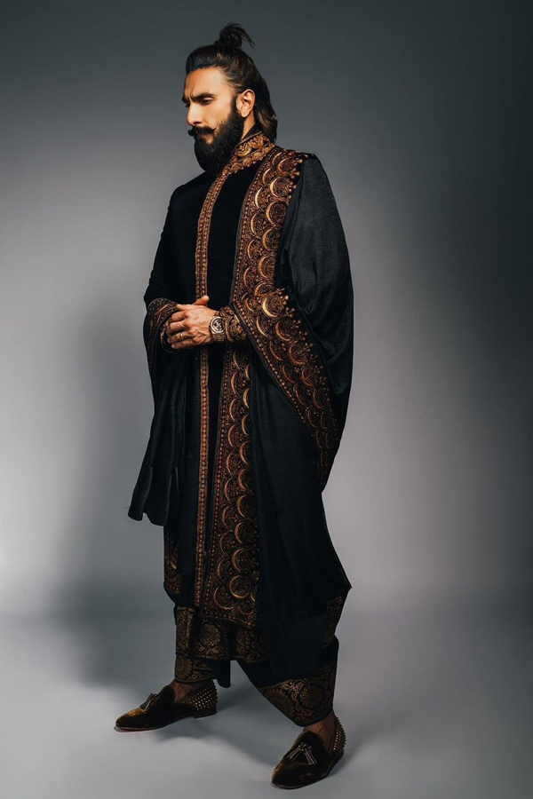 Bollywood Super Star Ranveer Singh At Anant Radhika Wedding Photos Goes Viral6