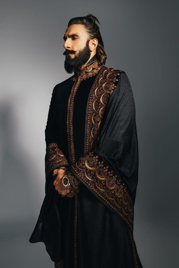 Bollywood Super Star Ranveer Singh At Anant Radhika Wedding Photos Goes Viral10