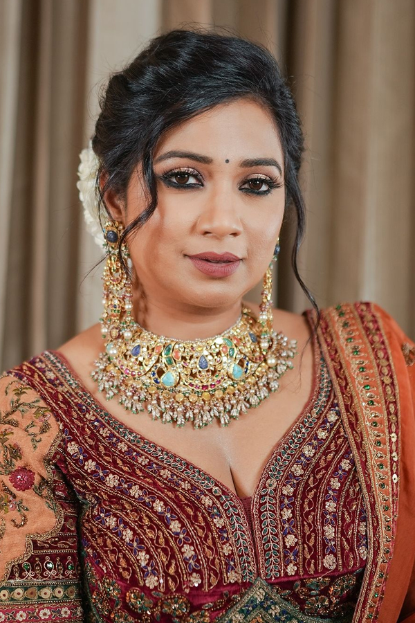 Singer Shreya Ghoshal Adorable Looks In Anant-Radhika Wedding8