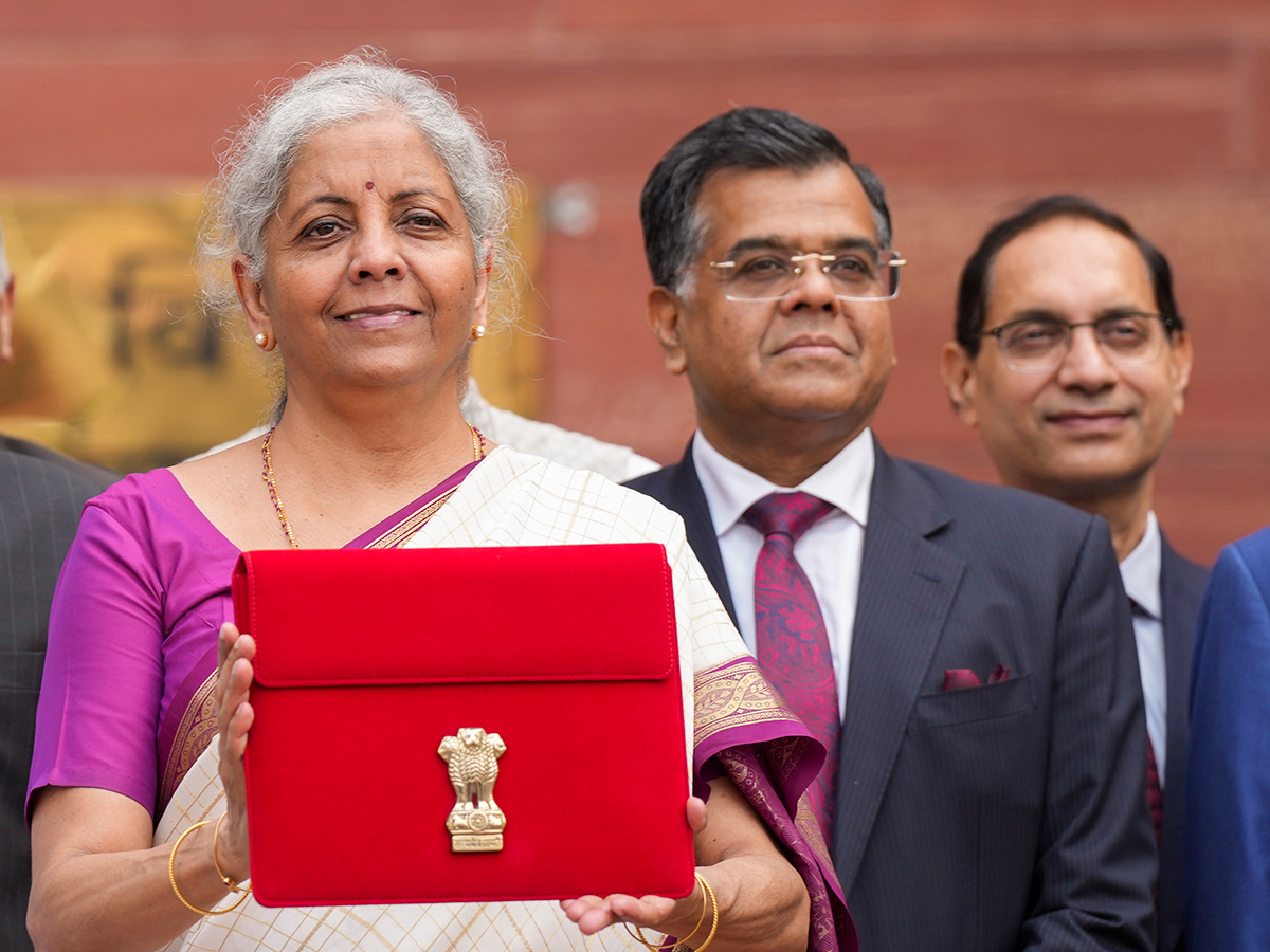 Finance Minister Nirmala Sitharaman Photos11