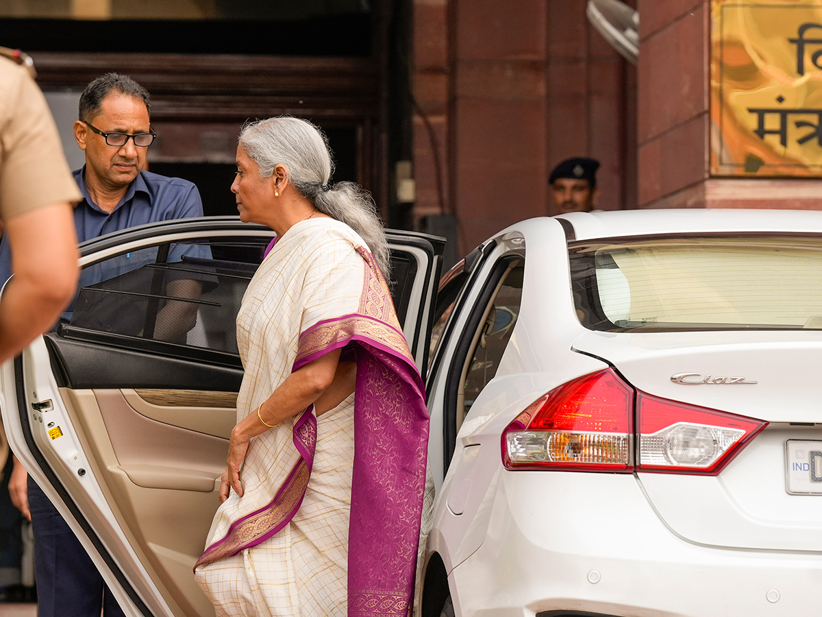 Finance Minister Nirmala Sitharaman Photos13
