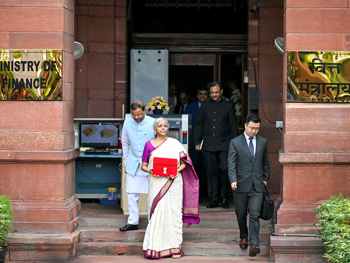 Finance Minister Nirmala Sitharaman Photos4