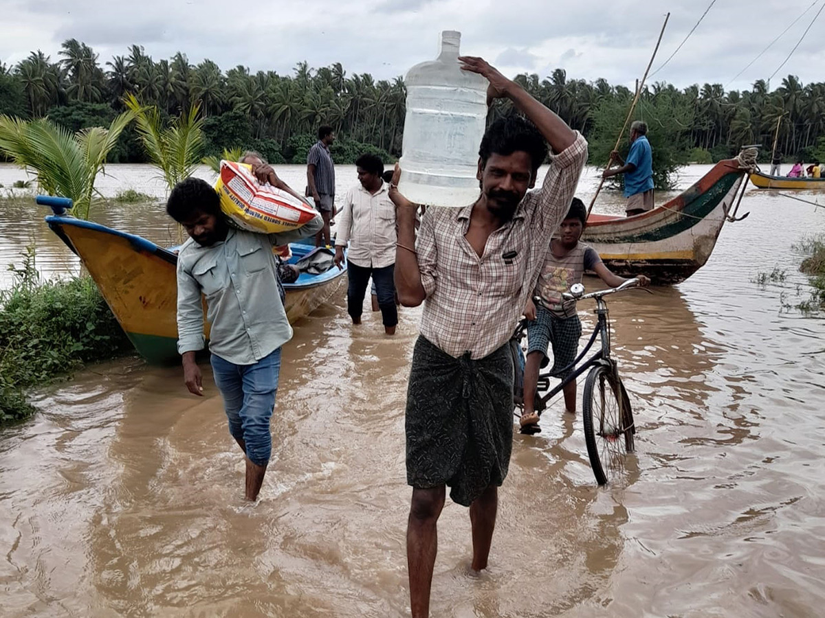 Heavy rains in konaseema districts photos1